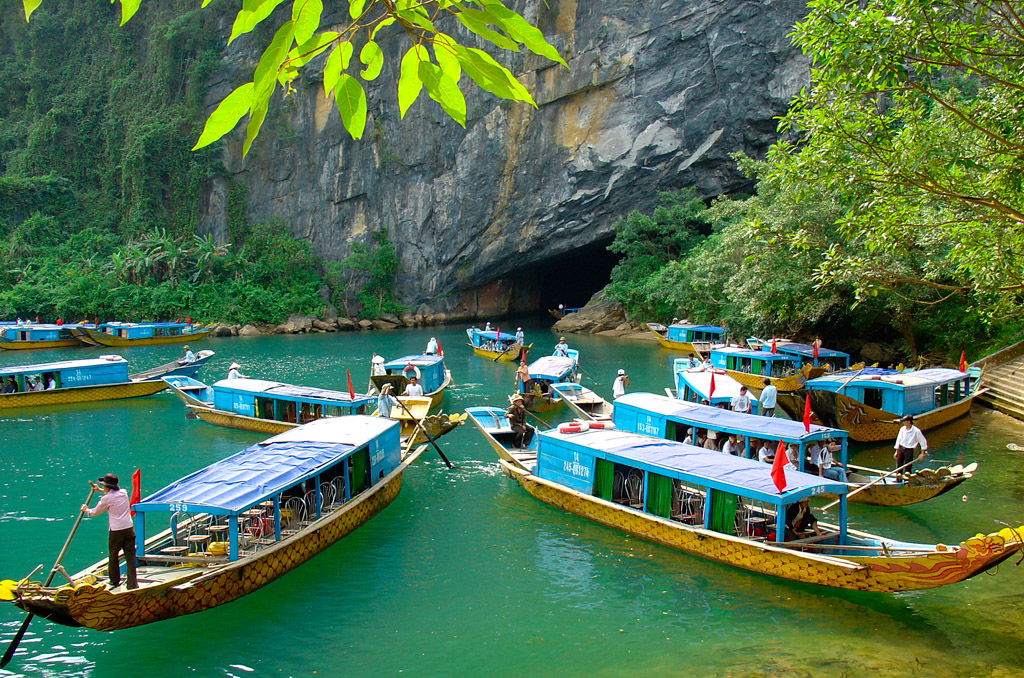 VIP Bus from Da Nang city to Phong Nha